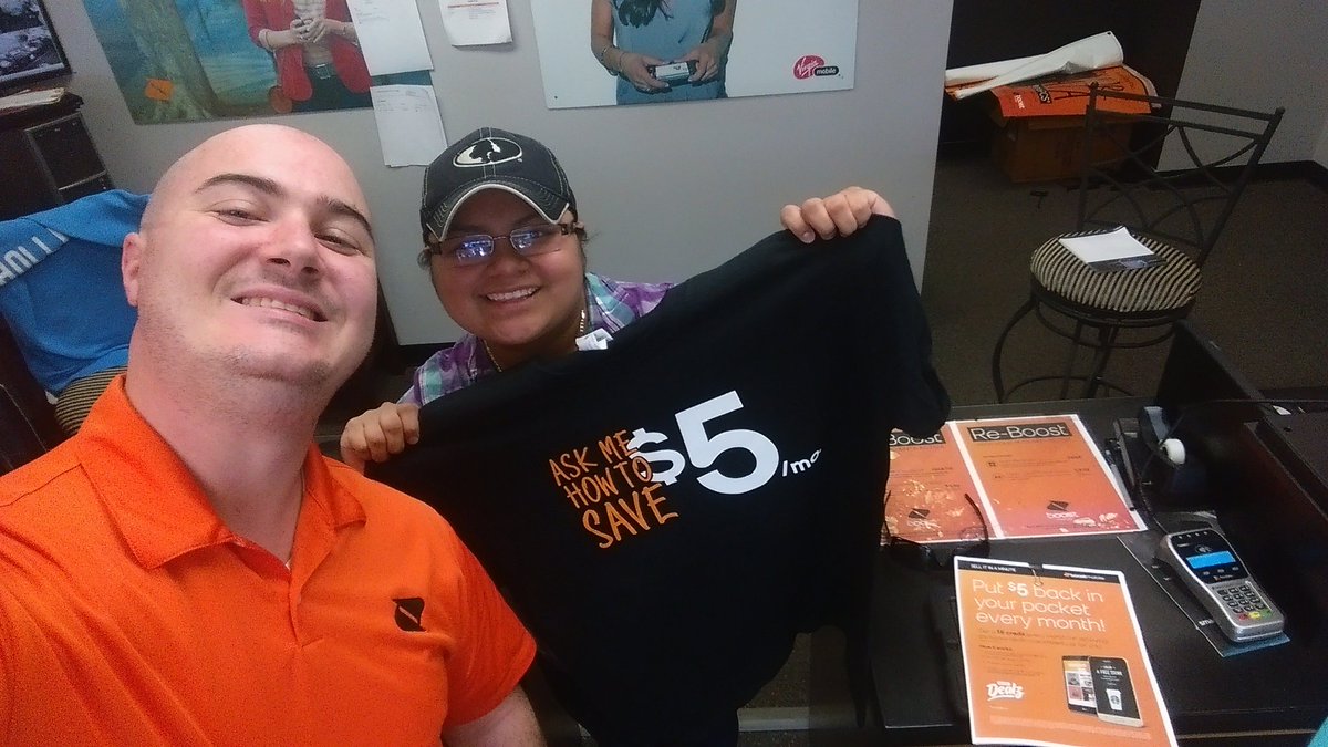 SteveAWI's tweet image. JSN Comm pumped about #boostdealz
@awi_mike @jtdarden #boostdealz #AWIblitz @hindyleeder