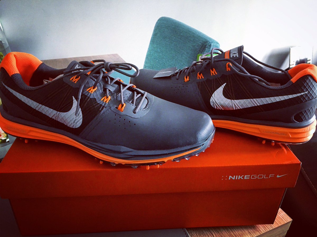 Scott_R25's tweet photo. Picked up these crackers today, almost long weekend off work and playing plenty of golf! β³οΈπ#nikegolf #lunarcontrol3 https://t.co/XoALr8MTF9