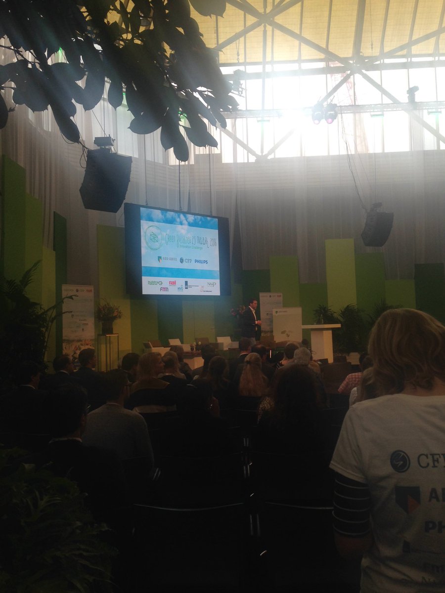 De 4 finalisten (bronsema, bringme, cate, hydrowashr) gaan van start met hun pitch! #gb2016 Voor wie stem jij?