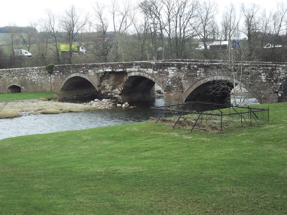 MetcalfePH's tweet photo. Eamont Bridge repair complete now for @MetcalfePH next challenge, Brougham Bridge Penrith @Penrith_Today @CumbriaCC https://t.co/OJUX4D5Pmu
