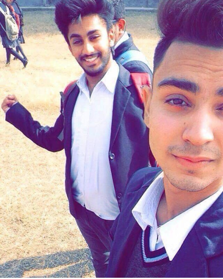 manavb1997's tweet photo. Beauty or beast? #love #life #brothers # https://t.co/SNRpBoK1Fd