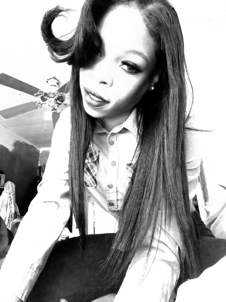 MeRated__R tweet picture