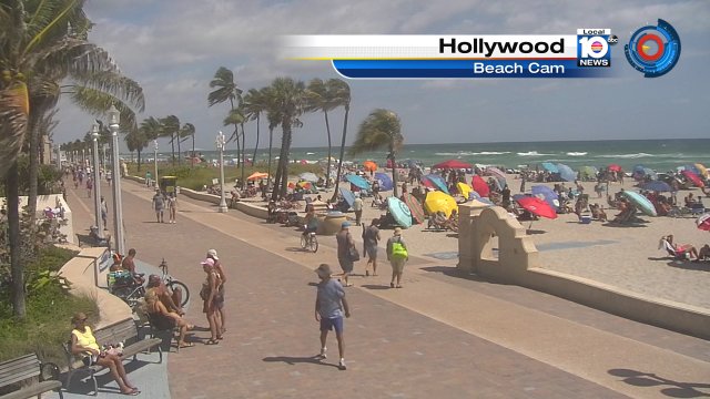 Busy beach day across South Florida as temps climb to 80 this afternoon from @TrentAricTV https://t.co/bEqtuFeSP4