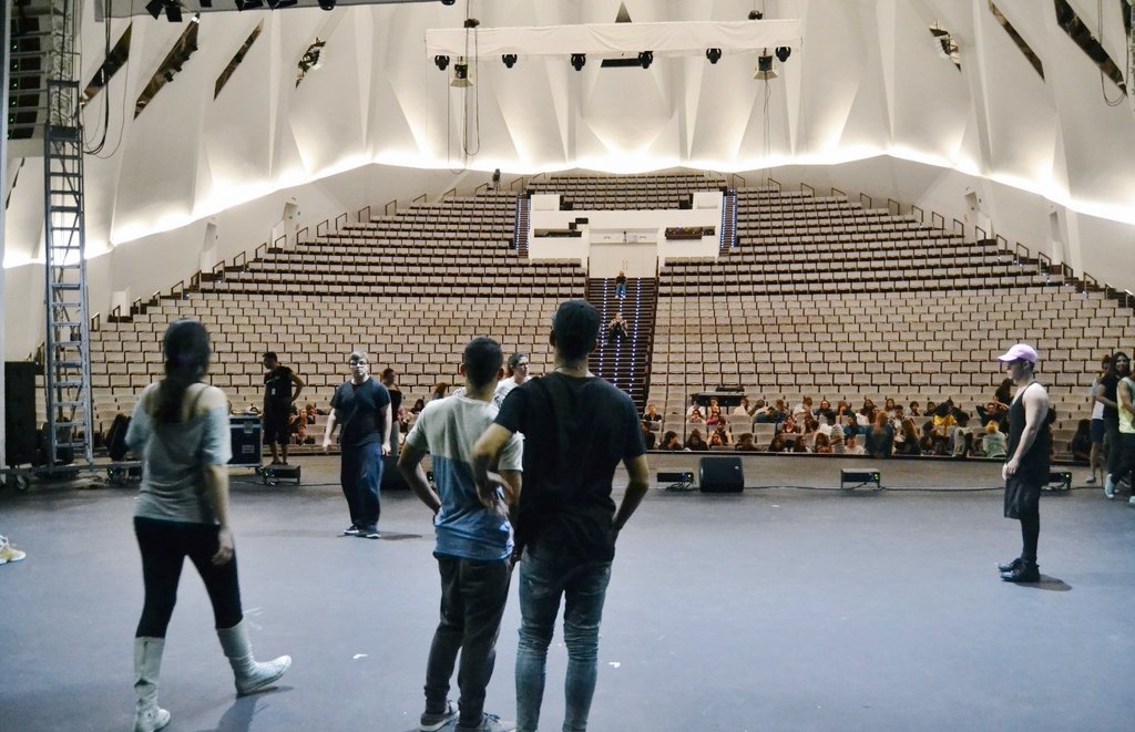 Musicalies's tweet photo. Hoy también es día de #SalaSinfónica ✌
Adaptación al espacio escénico completada con éxito ✔
#MusicalIES2016 https://t.co/ErPaqemdqM