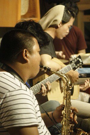 earHouse's tweet photo. Jamming Wednesday with @CMJNmusic https://t.co/4IIiPi4XY7