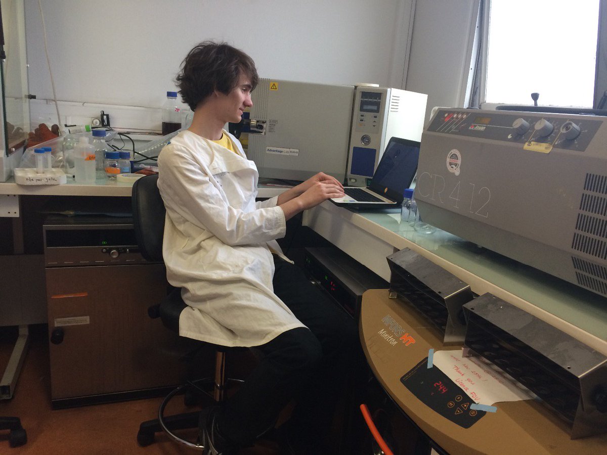 ElenaFdv's tweet photo. @CaporalClement Calculating the growth rate of E.coli at 40C #thermalwars https://t.co/19SJ16Vww7