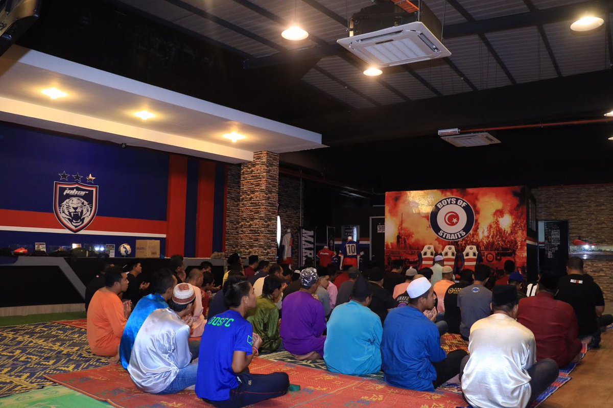 BoysOfStraits's tweet photo. Alhamdulilah selesai majlis kesyukuran &amp; doa slmt smpena ulangtahun markaz 1thun dan boys of straits 6 thn penubuhan https://t.co/Y5PLPhZMio