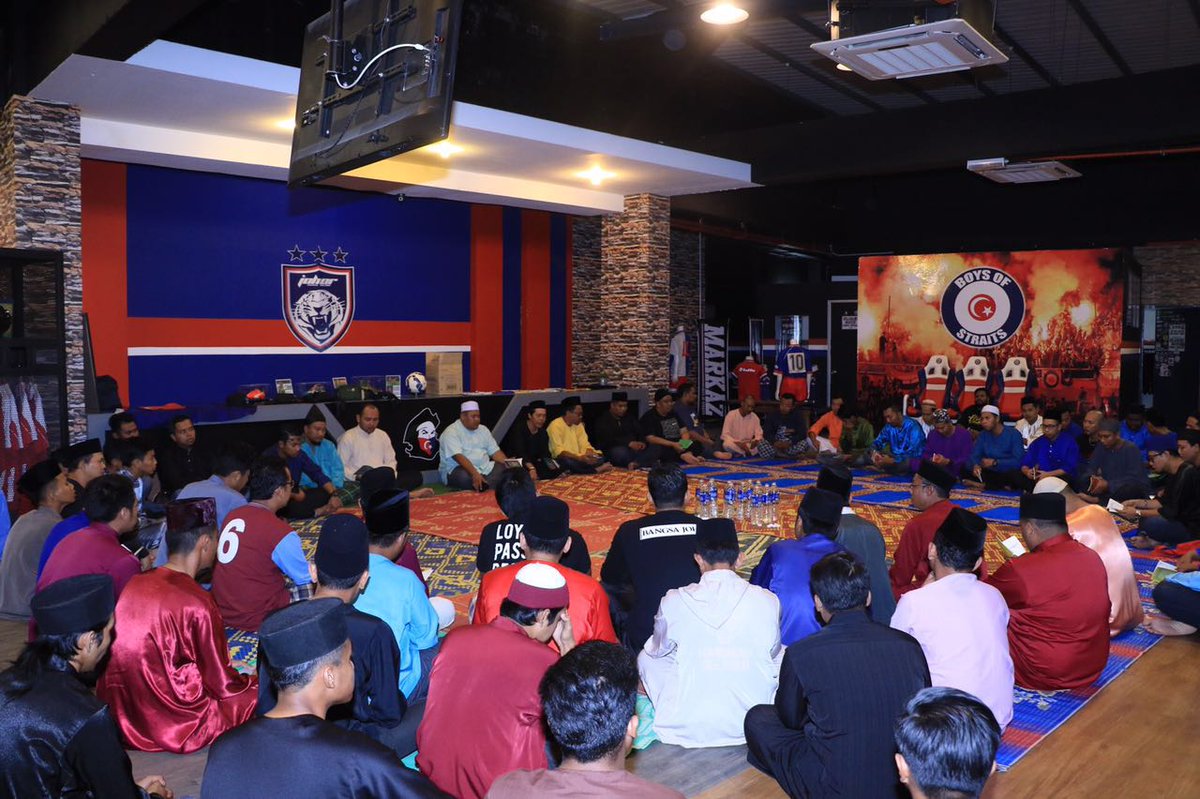 BoysOfStraits's tweet photo. Alhamdulilah selesai majlis kesyukuran &amp; doa slmt smpena ulangtahun markaz 1thun dan boys of straits 6 thn penubuhan https://t.co/Y5PLPhZMio