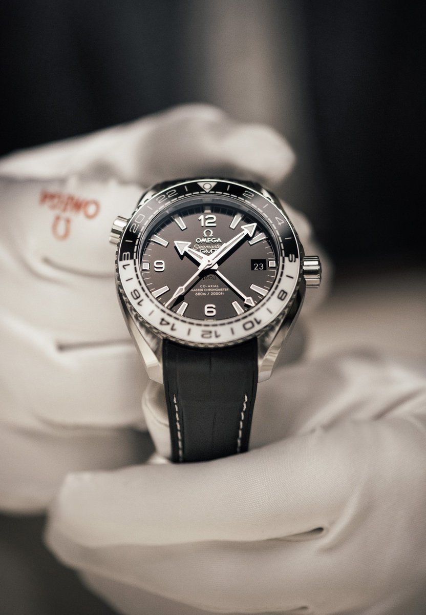 omegawatches's tweet photo. #Baselworld2016 A highlight from the new Seamaster Planet Ocean 600M Collection. https://t.co/pYGWM6zM1b https://t.co/5jOQN2SvHG