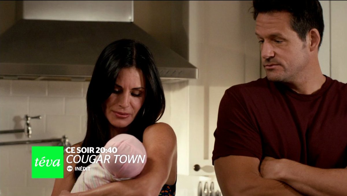 tevalachaine's tweet photo. Ils sont de retour pour une ultime saison #OnelastPour #CougarTown #saison6 @CourteneyCox https://t.co/CtElFBspwD