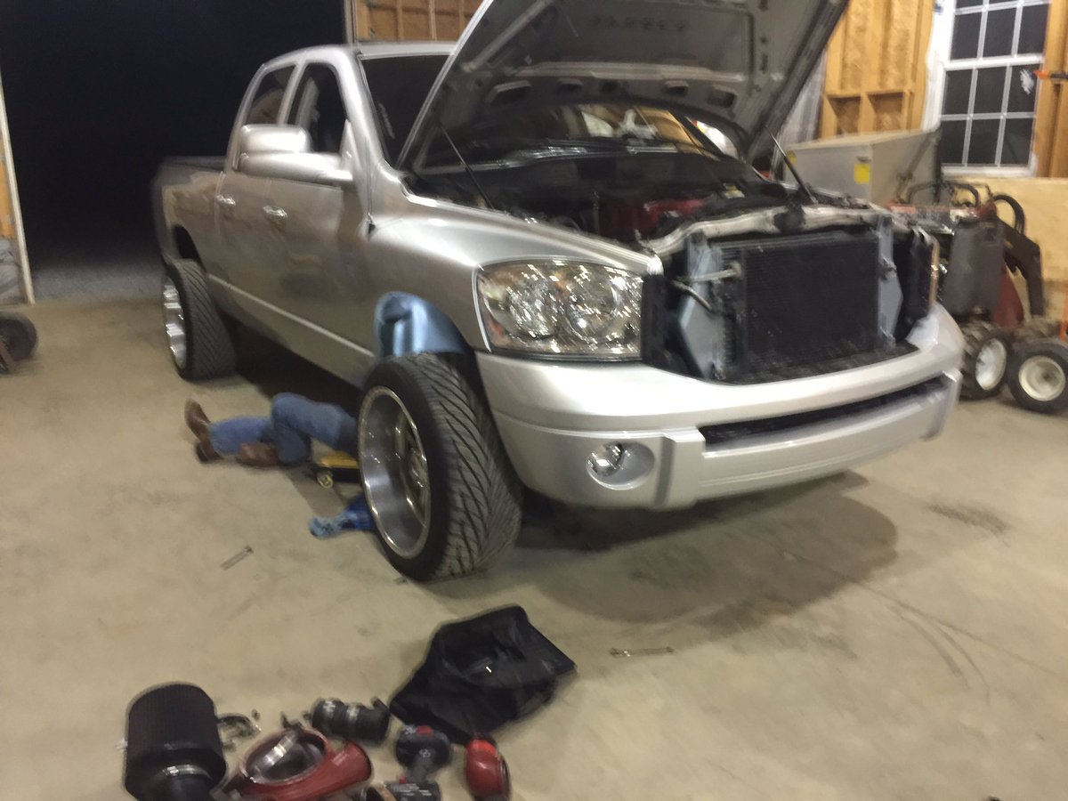 thblack24's tweet photo. Pulled an all nighter last night. Too much boost. Thanks to some great friends for the help #cummapart #commonfail https://t.co/BXlJwOhhE7
