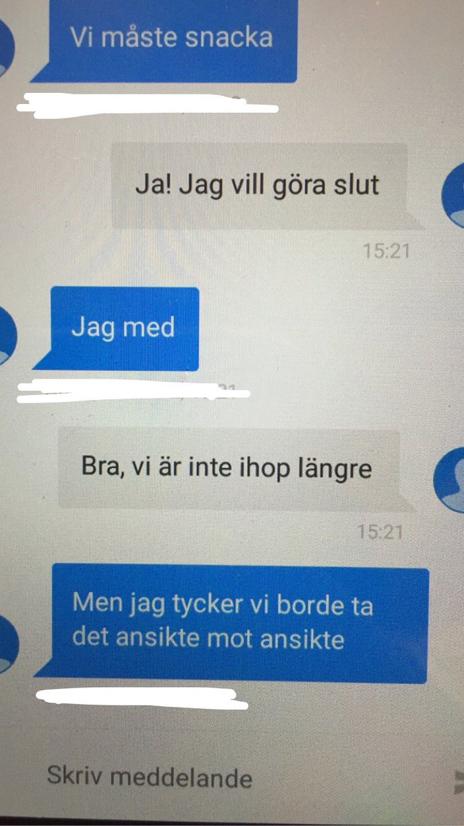 En tjej i laget som gjorde slut med sin kille.. (ska tilläggas att båda är 17 år) 
 #RelationshipsNowadays