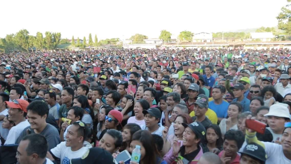 EscobalJessie's tweet photo. Their smiles are priceless.. feel the happiness too..
Photo credits: Cinemotion
#PHVoteDuterte
#DuterteCayetano https://t.co/UjVGj3nF69