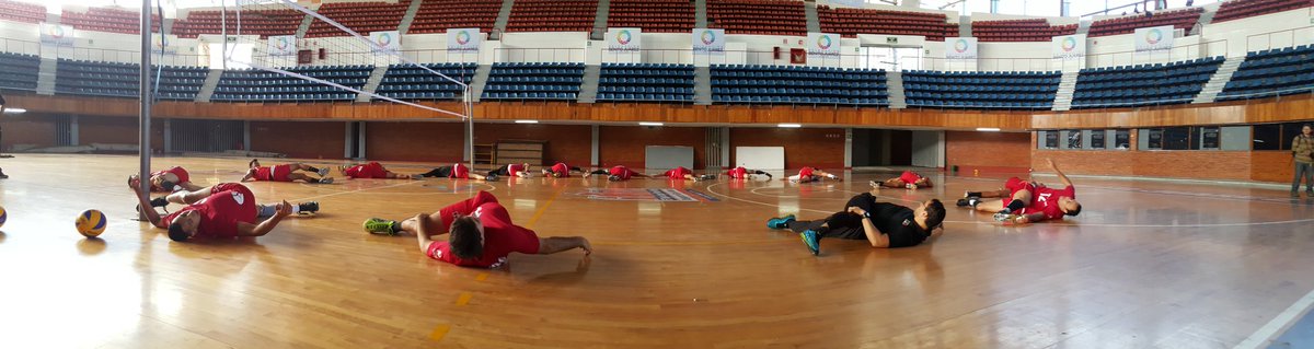 BJAlcaldia's tweet photo. La Selección Mexicana de Voleibol entrena en el gimnasio Juan de la Barrera en camino al preolímpico. #BJesDeporte. https://t.co/6cy4fzRCk3
