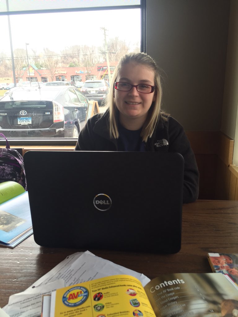 Danielle_ECSU's tweet photo. Working hard on our book blogs! @Miss_B2017 @SussingOutBooks #ecsustudentsread 📚📚📚 https://t.co/NoDZqI7ALm