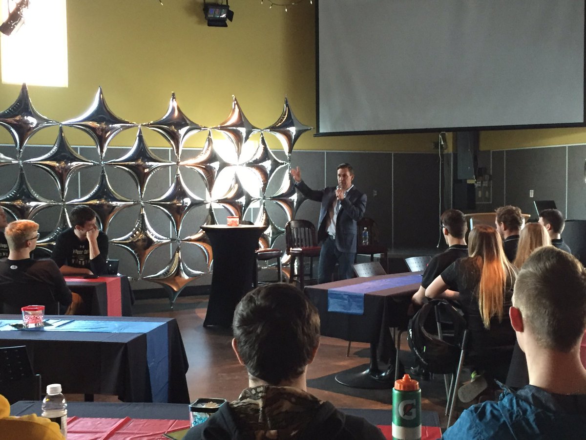 RDP_Athletics's tweet photo. The one and only, @tsnjamesduthie! Huge thanks to James for sharing his stories with our students. #RDCbreakfast https://t.co/61XhetkAPz