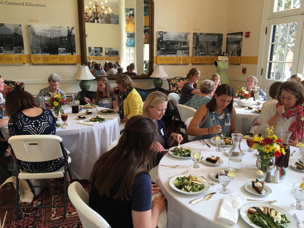 TScheckelhoff's tweet photo. St. Catherine's Legacy Lunch - Seniors with their family members who are alumnae. @StCatherinesRVA https://t.co/UvRcE66enr