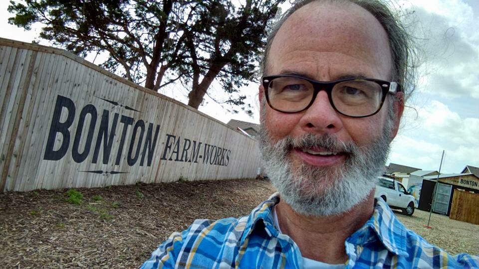 BilPaints's tweet photo. Spending time with @viva_chato at @BontonFarms as he supports &amp; utilizes #urbanfarming. https://t.co/lbKK2YcooY