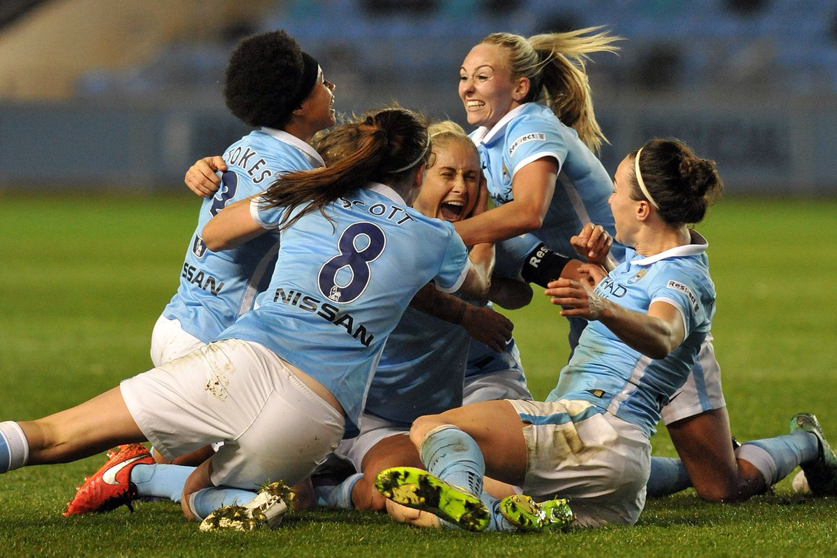 ManCityWomen's tweet photo. MATCH SHOT: Get in there, @stephhoughton2! 😄 #mcwfc https://t.co/Hys7WJeKxd
