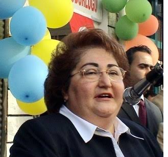 haydarpasha on twitter akp nin aile bakanlari vatandas bunlara baksa kaale alsa evlilikten aileden kacar yanasmaz bile ailebakaniistifa https t co tsxrl7hysu twitter