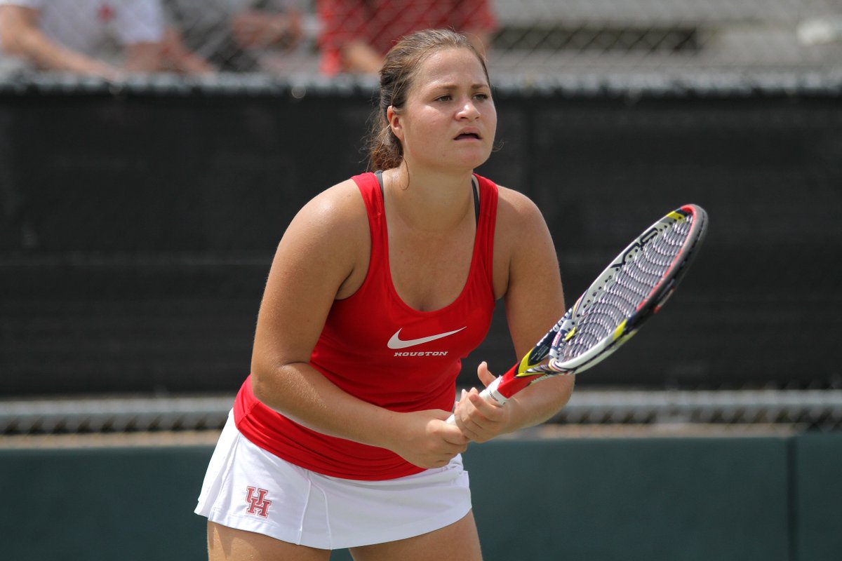 UHCougarTennis's tweet photo. Debbie is majoring in marketing and wants to work in sports marketing/management after she graduates #MeetTheCoogs https://t.co/A4kviMHtVv