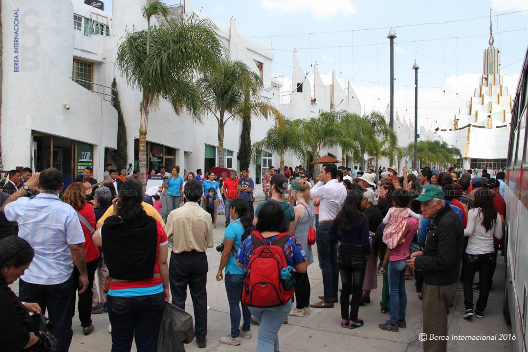 BereaInter's tweet photo. Primer Recorrido turístico de Hermosa Provincia.

Miercoles 23 de marzo del 2016

#HermosaProvincia
#LLDM https://t.co/433GbPXoyb