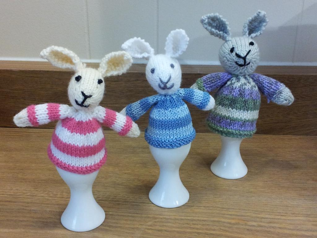 elbagallery's tweet image. @CannySquirrel @GlasgowEtsyTeam  #Easterwindow #springflowers #GETHour