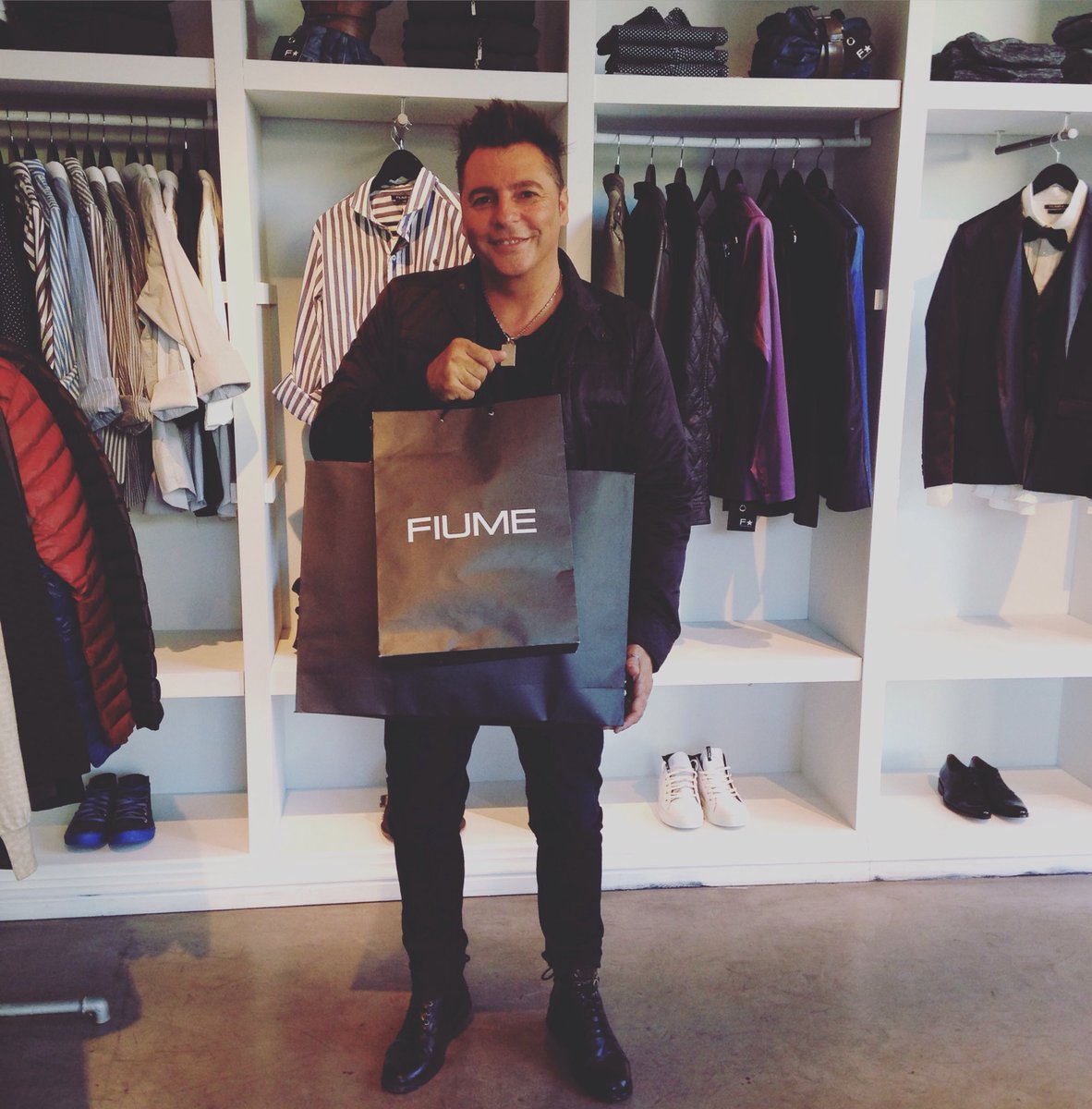 SohoFiume's tweet photo. @danielambrosino viste Fiume.

#fiume #men #menswear #style #shop #look https://t.co/3vfdtnx8gv