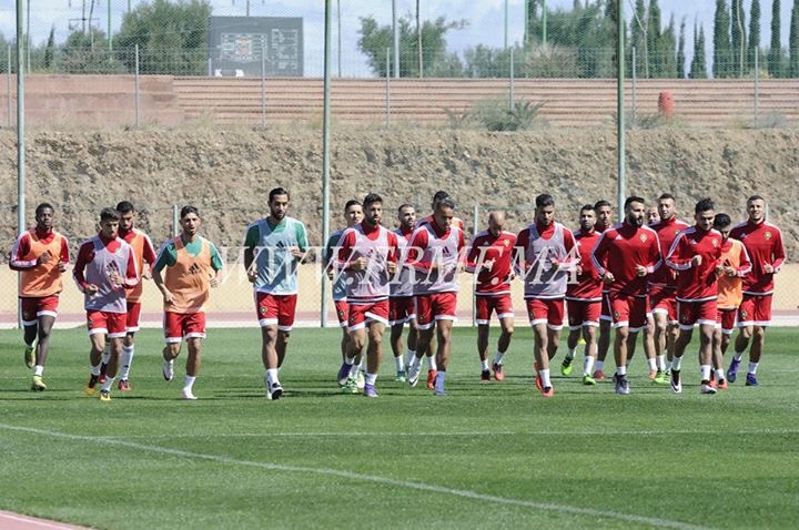 Ziyech10's tweet photo. Entraînement 23/03, préparation du match contre le Cap-Vert 🇲🇦🇲🇦🇲🇦 https://t.co/7pYbBD1rOR