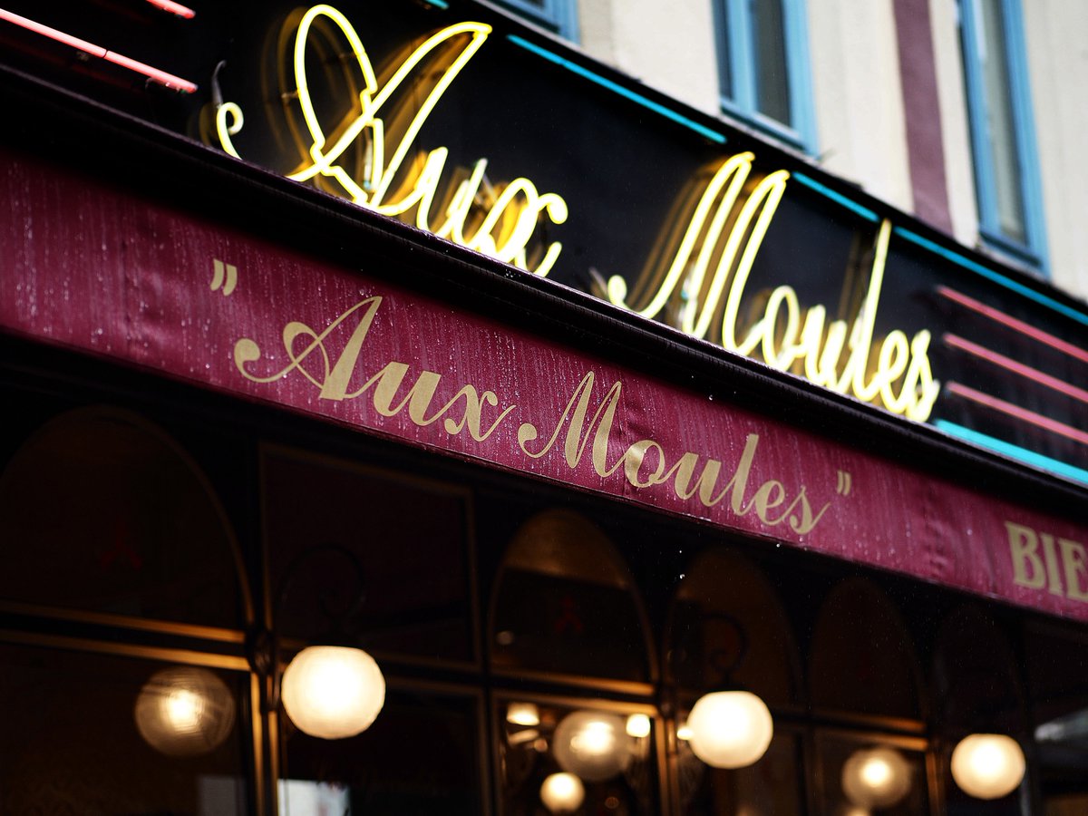 VDNLille's tweet photo. A #Lille, tout ce qui a fait le restaurant #AuxMoules sera vendu aux enchères le 5 avril => https://t.co/9bKqD6WDDM https://t.co/hcGXptQjEH