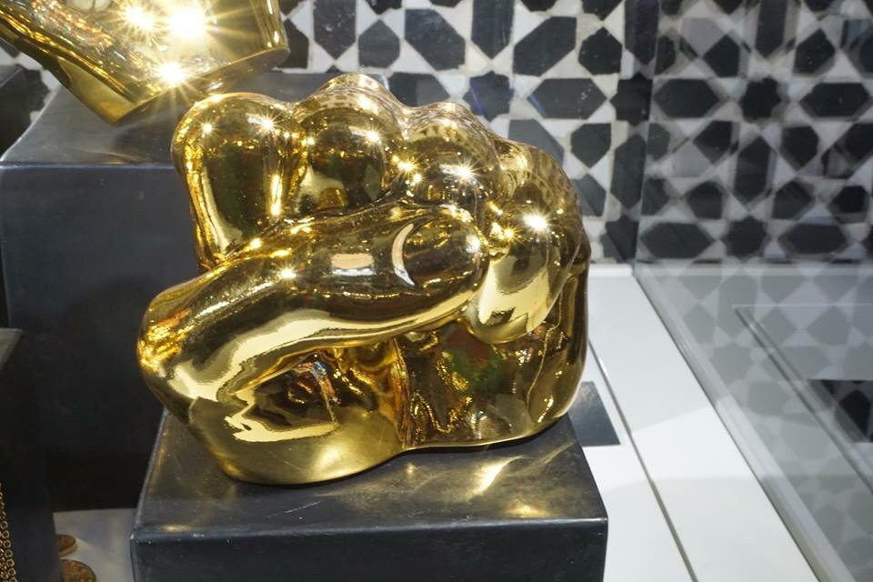 KALIARULAR_EROS's tweet photo. #WOMAN 2016 #KaliArulpragasam #MB6 #MKB6 #Art #WearableArt #Sculptures #Artshow @MKechBiennale at #SELMANMARRAKECH https://t.co/iZZJthCeFq