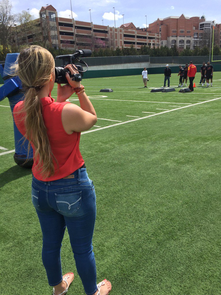 KUSidelines's tweet photo. Sidelines reporter Tiffany Littler covering #kufball's Pro Day today 🏈 https://t.co/aTNItrNOY2