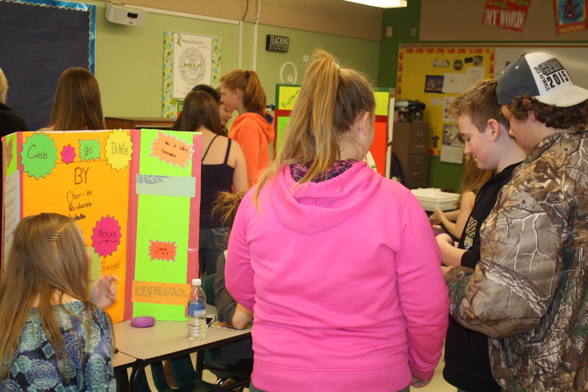 TwylaBadry's tweet photo. Design Expo showcasing Design Thinking - Muir Lake students amazed me today! #psd70 #muirlake #designthinking https://t.co/QNdfqpg2C3