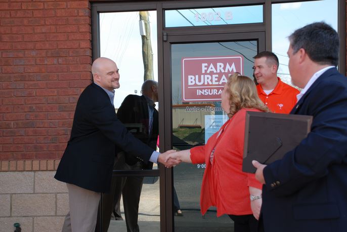 scfbins's tweet photo. We don't just sell insurance. We sell relationships. Find an agent near you: https://t.co/MBR8f5zo64 #FaveRates #SC https://t.co/UpCZa67DTi