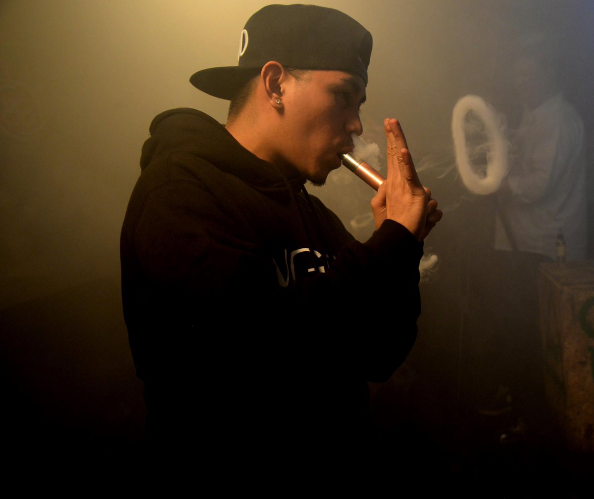 VintageVapeRoom's tweet image. Cloud Sessions Dublin cloudsessions.ie #tricklyfe #cloudsessions #vgod #evilclouduk #vapefam #vapeing #vape