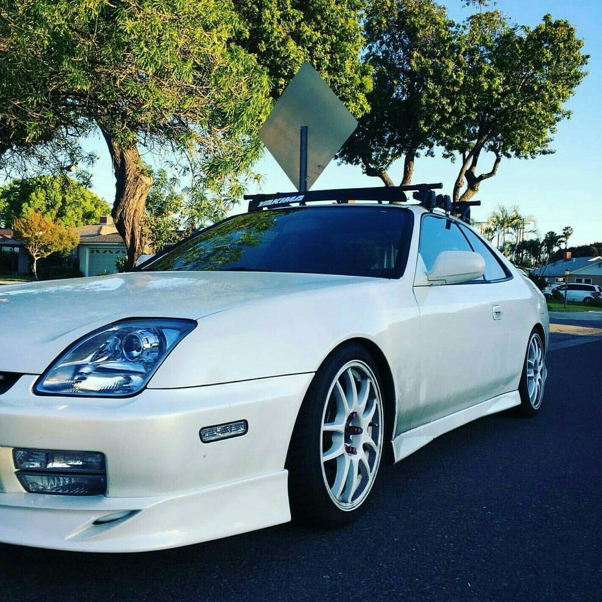 eXtremePrelude's tweet photo. Owner: @bugs906 #retros #wingswest #roofrack #pearlywhite #extremeprelude #prelude #bb6 #hondaprelude #h22 https://t.co/Ud9lbB0GNU