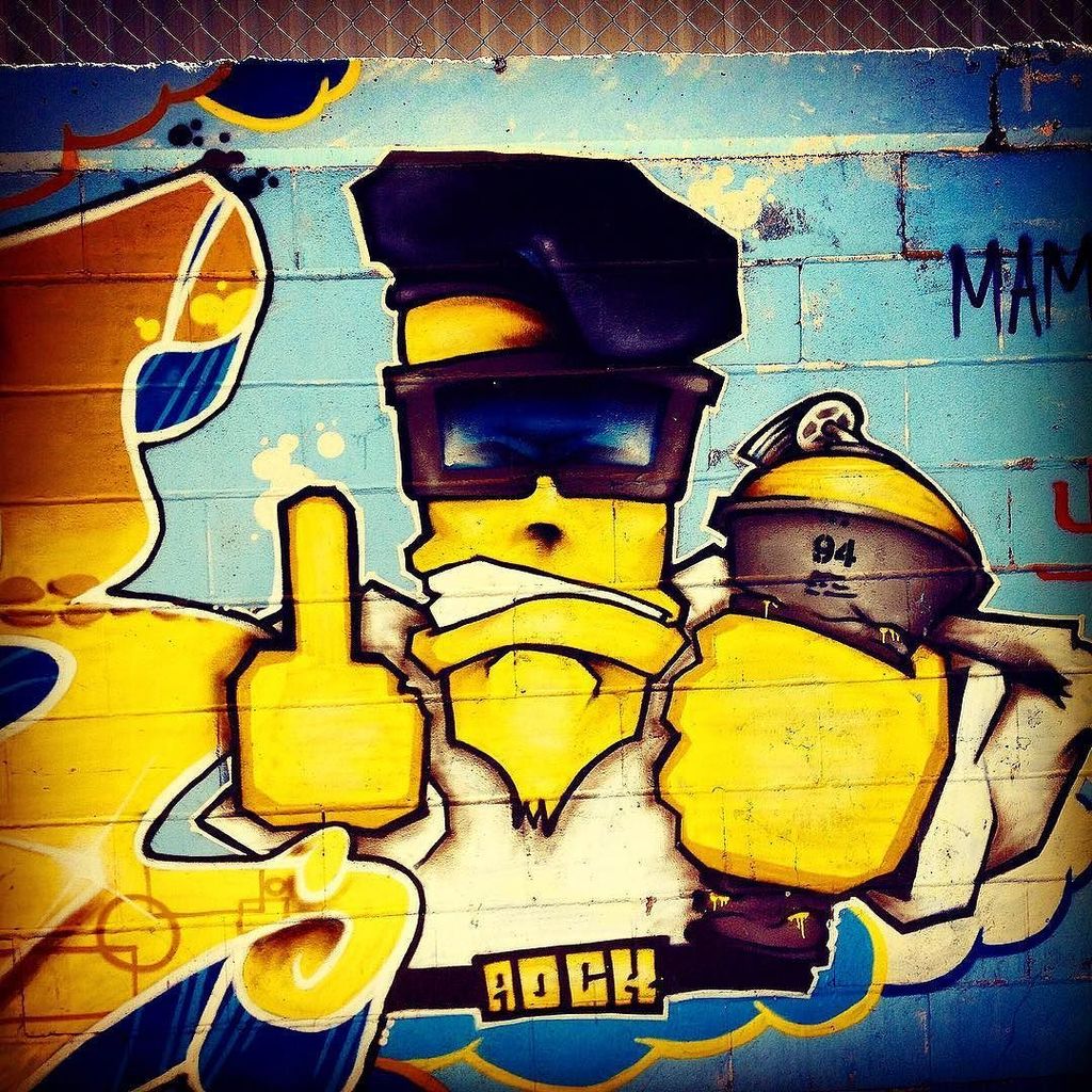 BrujaMaracc's tweet photo. Paseando por #zaragoza #streetart #graffiti #graffitiart #graffitiigers #color #graff #urbanart #sprayart #sprayda… https://t.co/0MH9qUiGVU