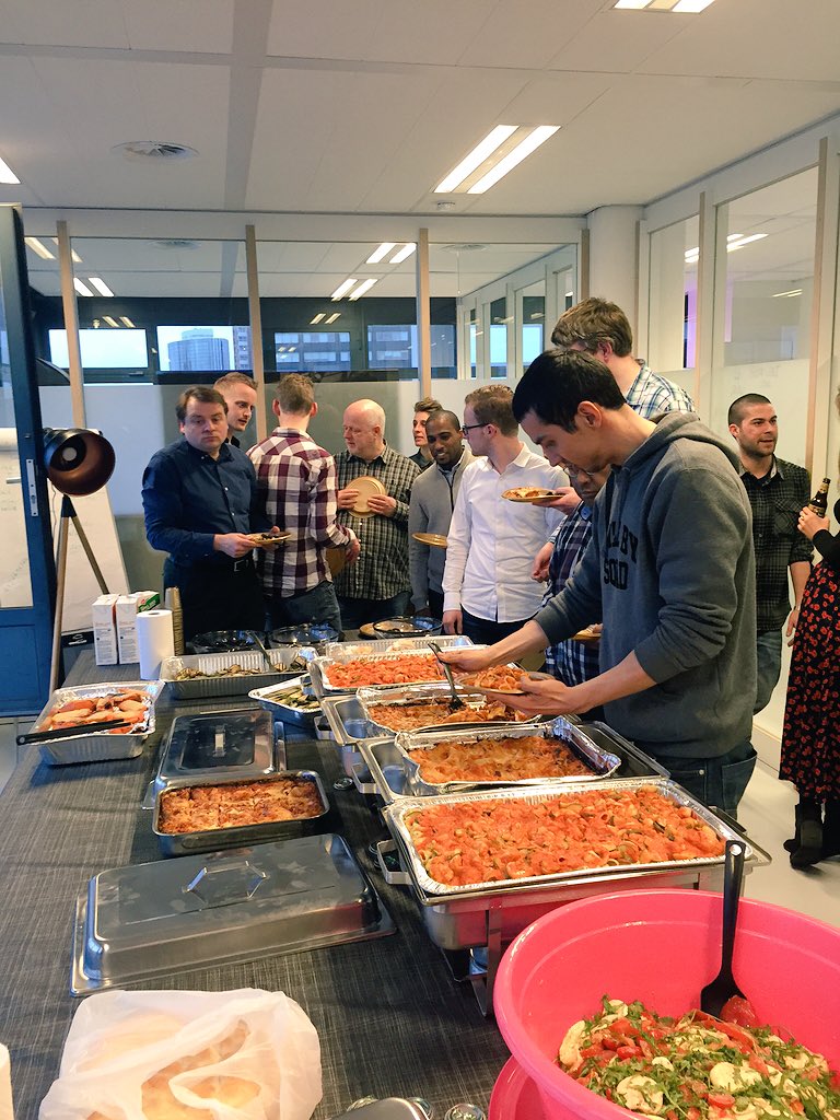 BOLTANDCOMPANY's tweet photo. #CodeCannoli #DevMob kick-off by @yoshzz about #Docker https://t.co/DCRfAkDyhJ