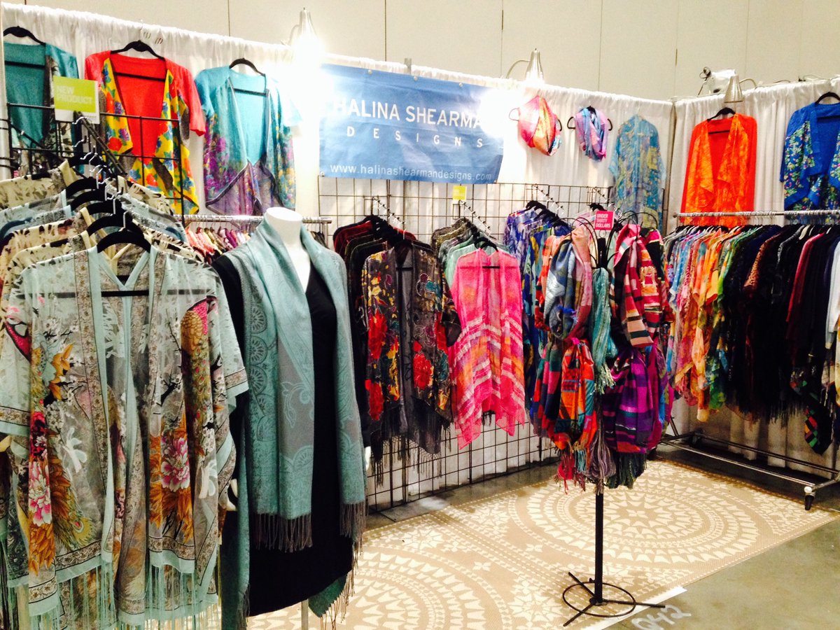 HalinaShearman's tweet photo. First day at the #toronto One of a Kind Show. Booth Q42. Come shop with us! #shoplocal #handmade @ooak_toronto https://t.co/5lisriAZb7
