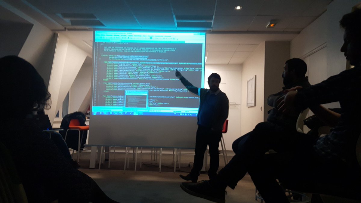 S_Foub's tweet photo. Échange des bonnes pratiques #XLDeploy  de @xebialabs @d2si #ContinuousDelivery #DevOps https://t.co/wXvW4hDlLv