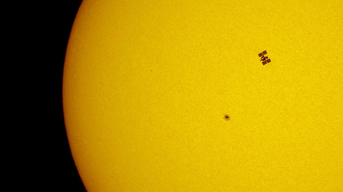 AbhijitChavda's tweet photo. Stunning pictures of the International Space Station transiting (passing in front of) the Sun. #Astronomy https://t.co/3xPlVhYkS0