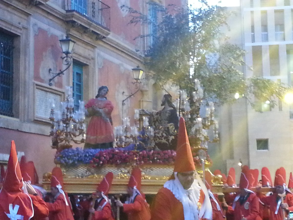 CSCofradiasMur's tweet photo. La Samaritana @SoyColorao  #SSantaMurcia #loscoloraos https://t.co/3CYc7MOBNQ