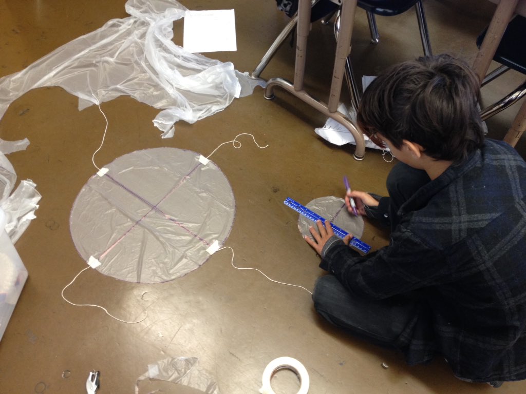 SFUSD_Science's tweet photo. MT @lafayettesfusd: Engineering in progress...designing parachutes! @EiE_org #STEM #SFUSD #SFUSDScience https://t.co/dhnY4b8oYx
