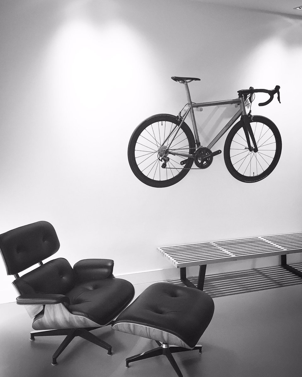 wernercoolen's tweet photo. Office with a view! #titanium https://t.co/xcWqVME8Sh https://t.co/TZGVQQyOUG