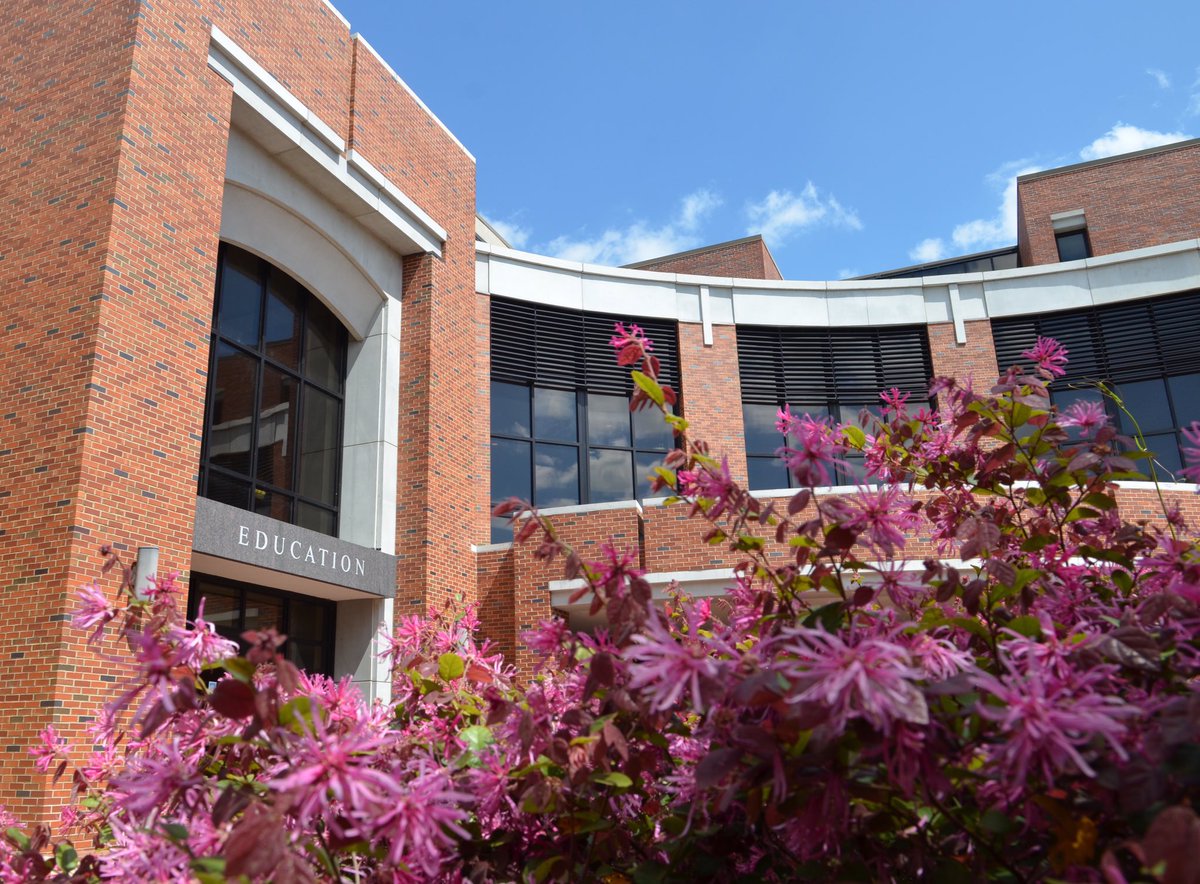 fsuannescollege's tweet photo. Spring has sprung 🌷 #SpringForFSU https://t.co/3kwh6j6U1u