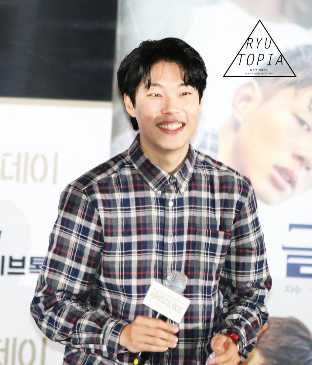 _ryutopia's tweet photo. 이렇게 멋있으면 바나나 안바나나
#류준열 #글로리데이 #라이브톡 #윤지공 #배우 #ryujunyeol #ryutopia
https://t.co/bYKCa4NtO7
*모든 사진 크롭,2차 가공 금지 https://t.co/nv5VFBs6TY