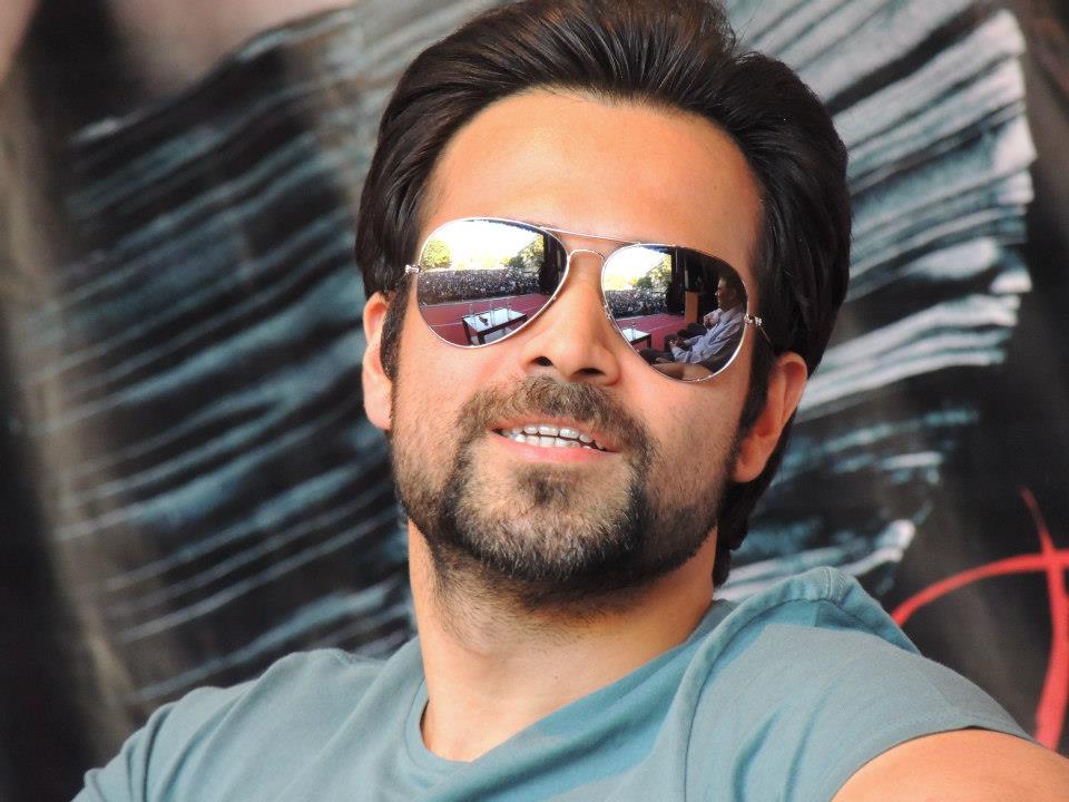 Emraan Hashmi Fc Emraanhashmifc Twitter Emraan was born to a muslim father and a christian after making his debut, he changed his screen name from emraan to farhan hashmi, but after the. emraan hashmi fc emraanhashmifc