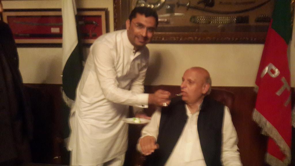 iywubaid's tweet photo. 23rd march youme pakistan celeberations with @ChMSarwar and ijkf .pakistan zinda bad .@TeamSarwar https://t.co/QzvYCjIqwz