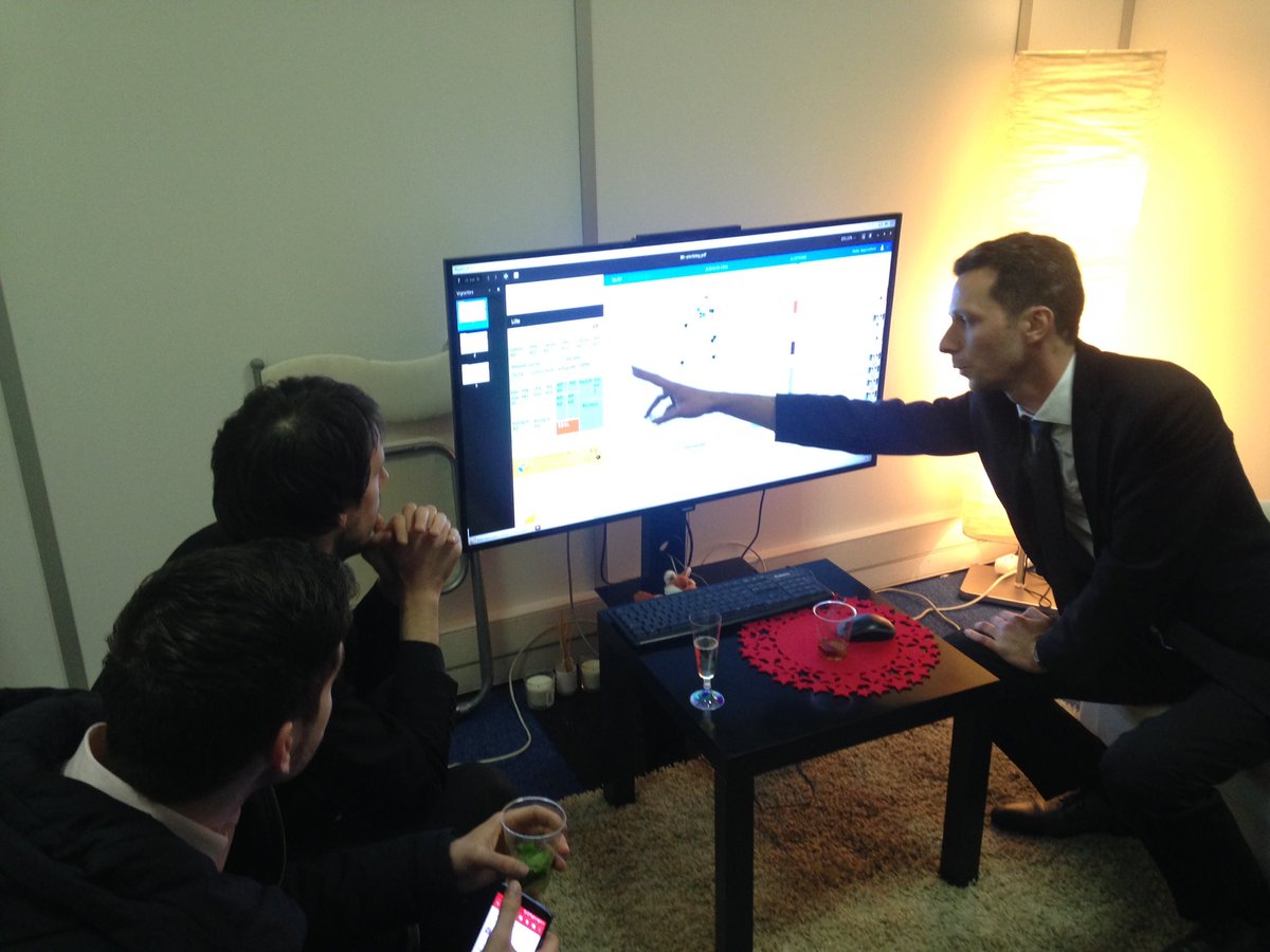 MIAGE_Entrep's tweet photo. Démo de @IDCWARE par son cofondateur Laurent ABLY #alumni #MIAGE @UParisDescartes @L3MAppDescartes https://t.co/G7OK7xziTb