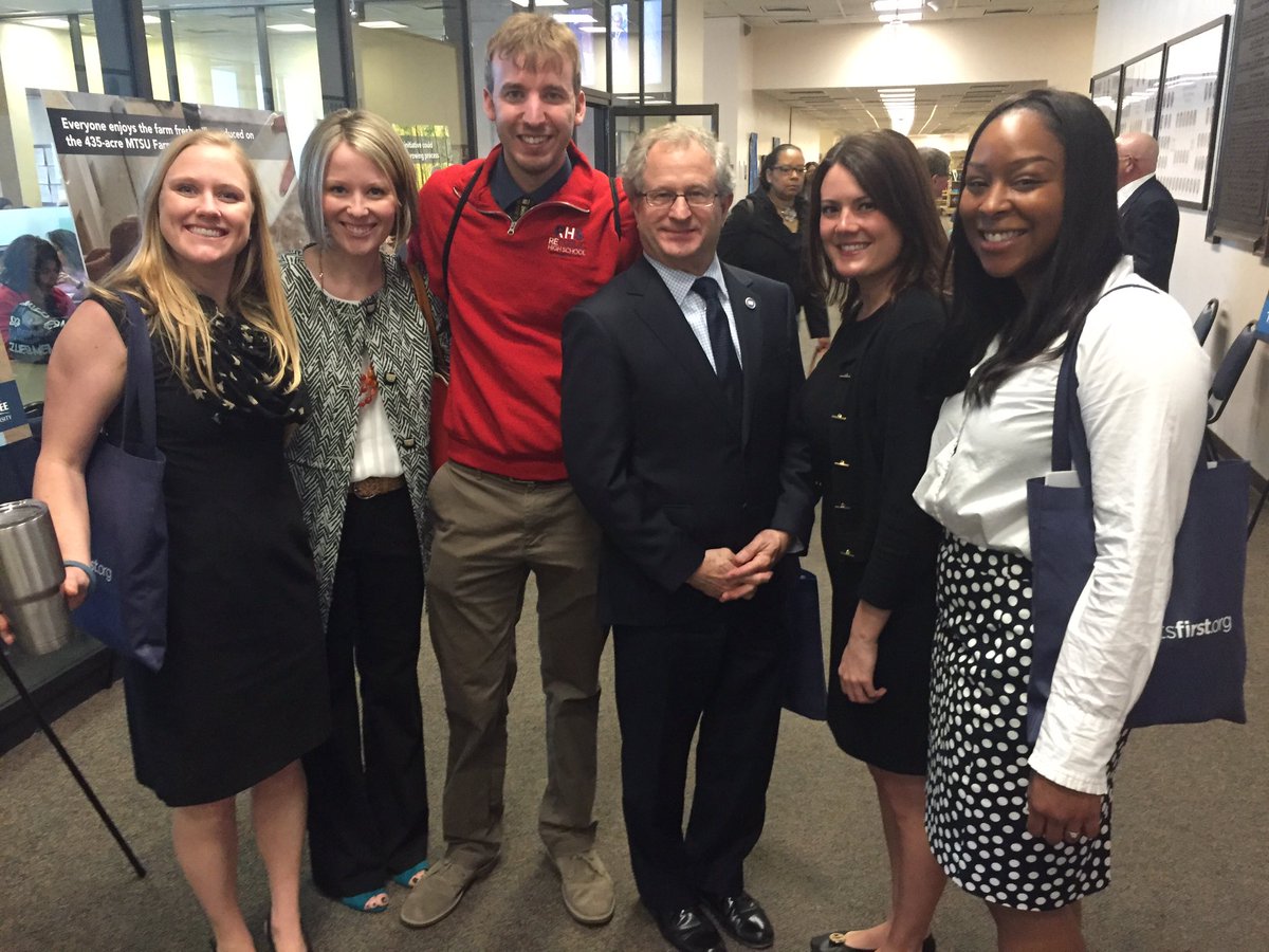 VictorJEvans's tweet photo. @StudentsFirstTN Academy Teachers with @RepMarkWhite #TNedu cc:@MonikaSF1 @TNSpanish @MsCodiCummings @ms_jamerson https://t.co/TUS5woamzm